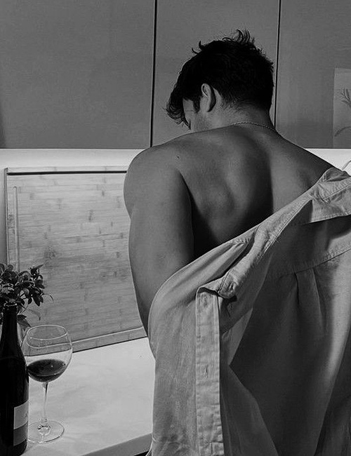 Chat with Dominic sebastian on Spicychat