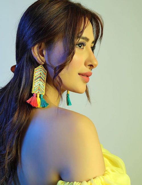 Chat with Mahira Sharma on Spicychat