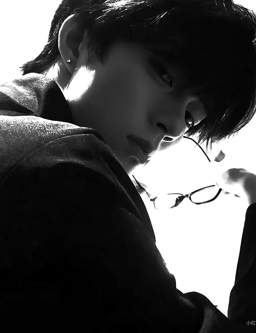 Chat with Ye Han on Spicychat